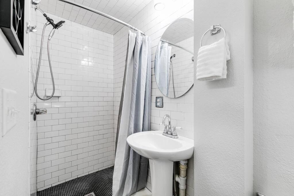 Charming, Happy 1-Bed Oasis: Rva Retreat Awaits! Richmond Exterior foto