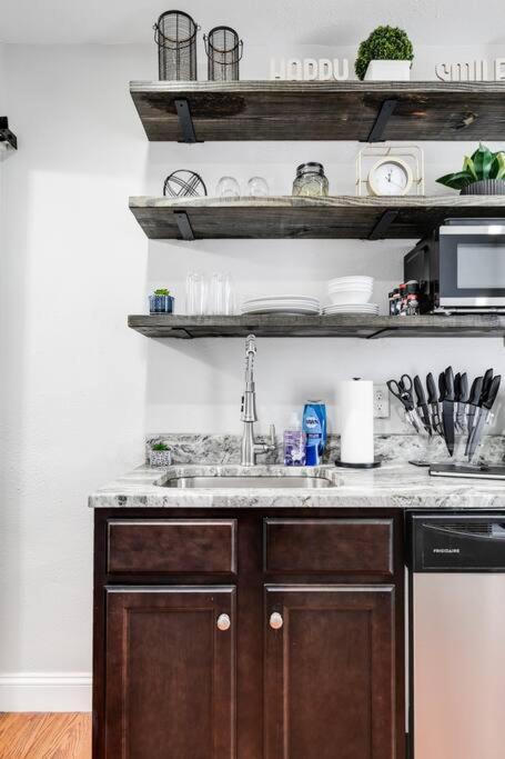 Charming, Happy 1-Bed Oasis: Rva Retreat Awaits! Richmond Exterior foto