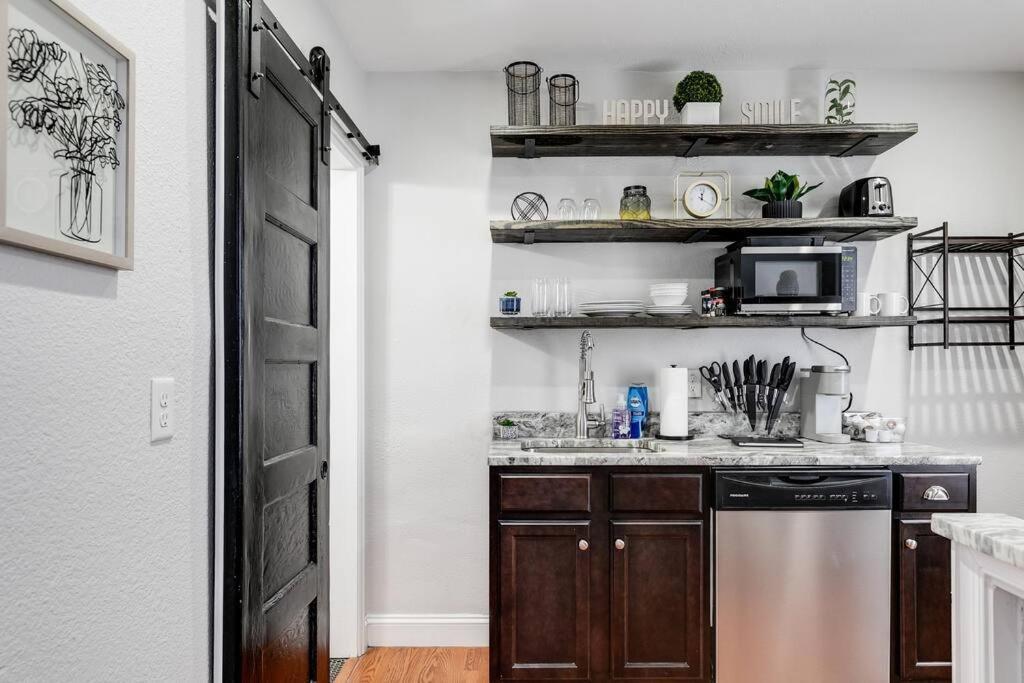 Charming, Happy 1-Bed Oasis: Rva Retreat Awaits! Richmond Exterior foto