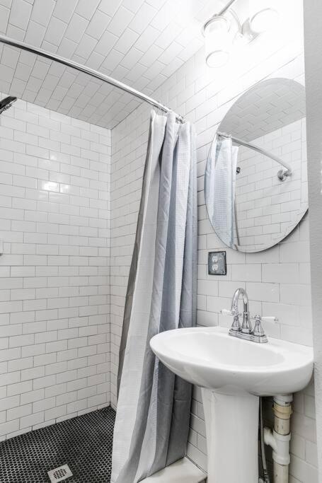 Charming, Happy 1-Bed Oasis: Rva Retreat Awaits! Richmond Exterior foto