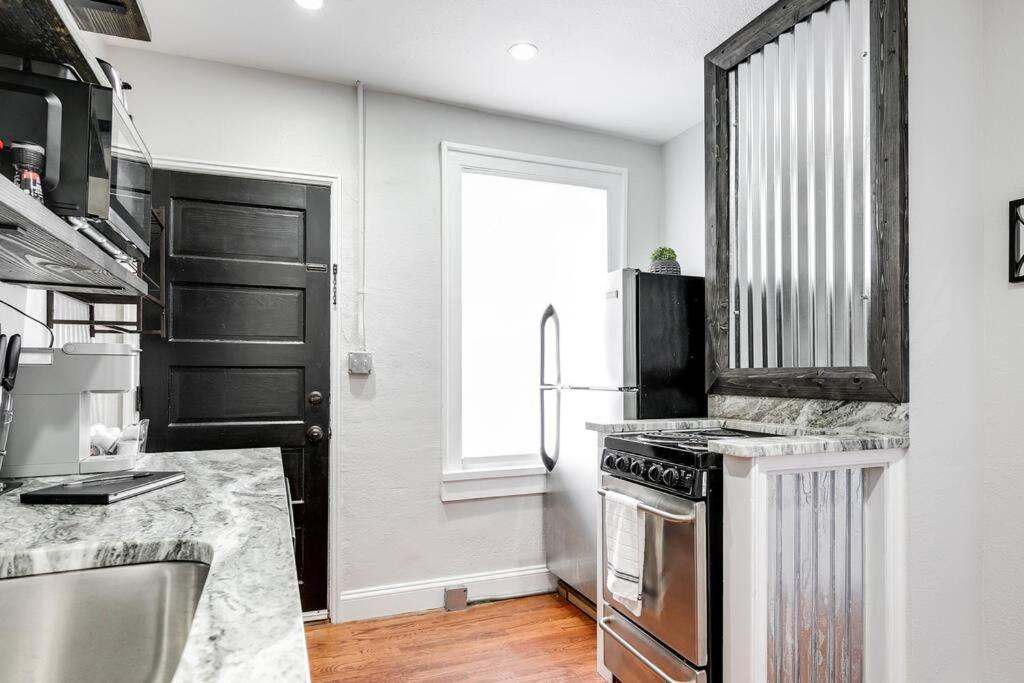 Charming, Happy 1-Bed Oasis: Rva Retreat Awaits! Richmond Exterior foto